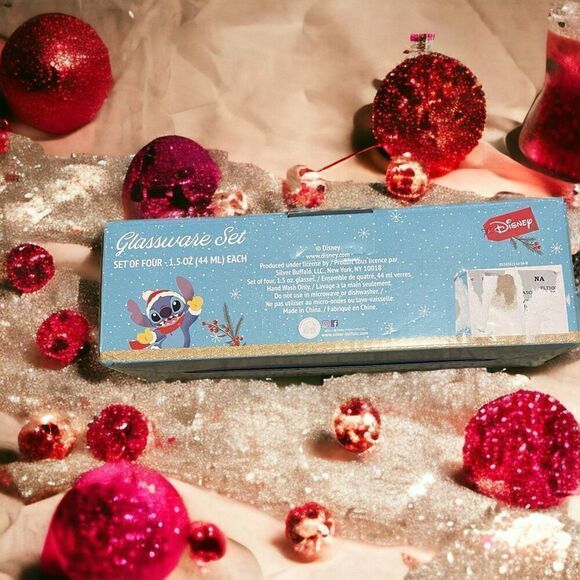 Disney Lilo & Stitch Christmas Holiday 1.5 oz Shot Glassware Set of 4 NIB - Picture 2 of 4